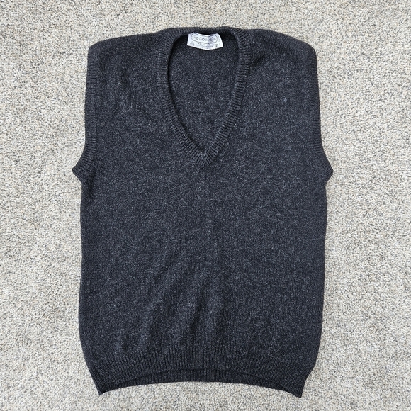 Vintage 70s Gap V-Neck Sweater Vest 100% Italian Wool Dark Charcoal Gray Men Med - Picture 1 of 14